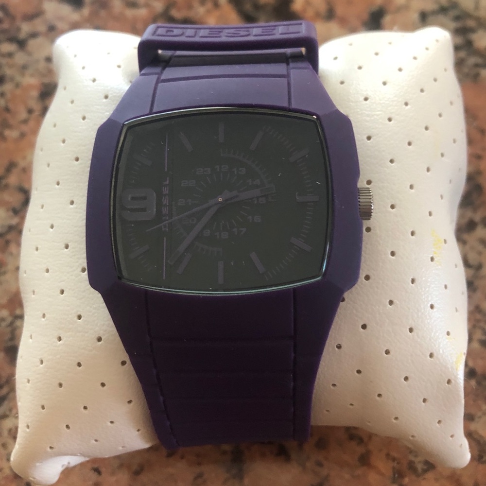 NEW - Diesel purple waterproof rubber watch